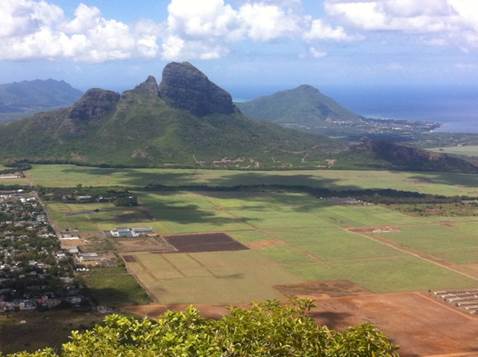 Mauritius: Low-altitude mountains